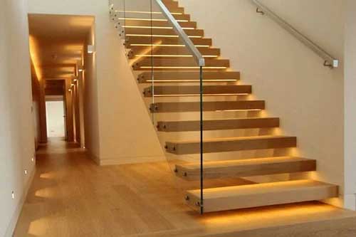 Floating Hanging Cantilever Staircase