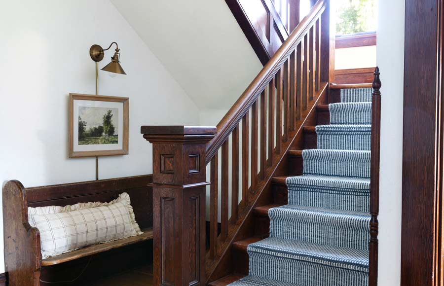 A-blue-carpet-runner-for-the-stairs