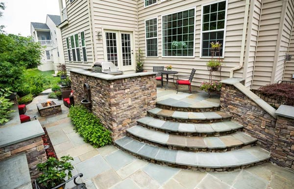 outdoor-staircase-for-small-spaces