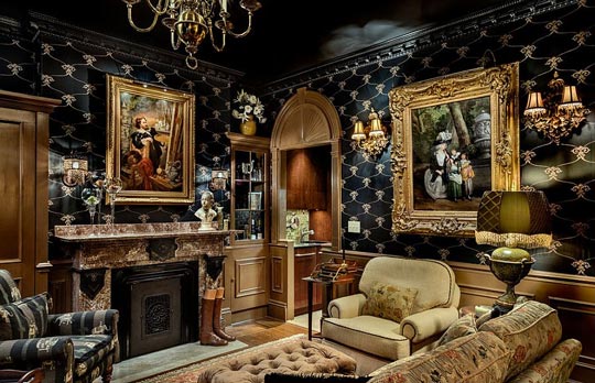 Antique-and-Vintage-Accents-victorian-living-room-design
