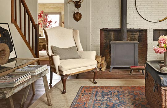 Layered-Rugs-for-Texture-and-Warmth-victorian-living-room-design